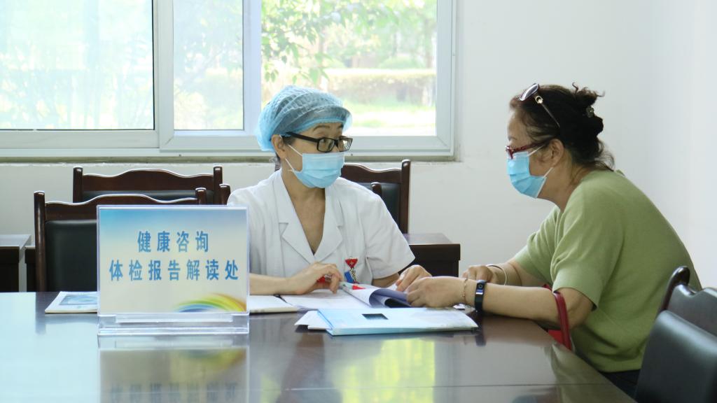 健康咨询进小区，体检解读面对面——校医院推出健康服务新举措